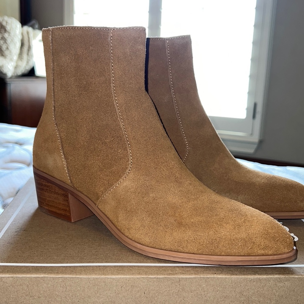 Suede Caramel Dolce Vita Avela Booties